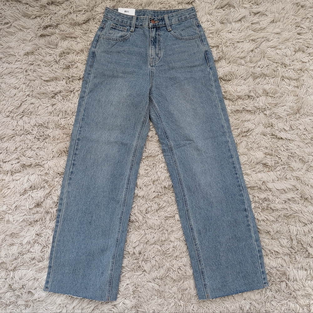 NWT Aura Brands Super Basic Fit Jeans Unhemmed 26 (S)